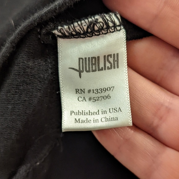 Publish Oversized Cotton T-shirt - Picture 4 of 6